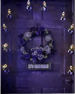 It's Showtime Wreath - Beetlejuice -Halloween Sales 01490465 c